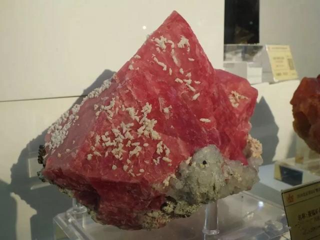 正向抽空四角锥网架，四方锥的杂化类型（假期出游如何鉴定矿物）