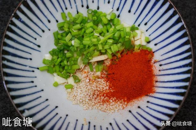 土豆粉热量高吗，土豆粉和面条哪个热量高（来一份酸辣土豆粉）