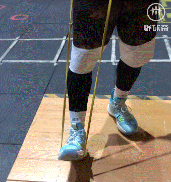 运动鞋带的系法，运动鞋如何系鞋带（防止崴脚！你得这么练！）