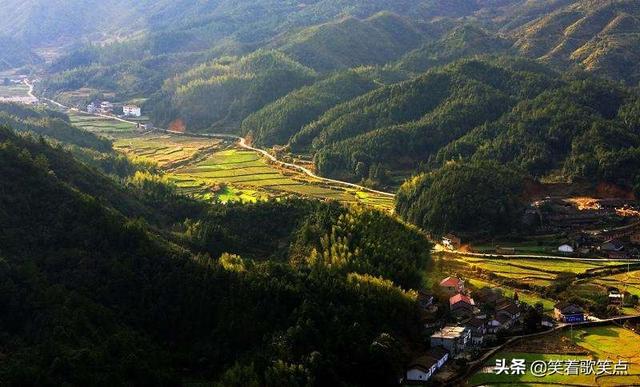 刘文正 - 乡间小路歌词是什么，刘文正乡间的小路原唱（歌词：乡间小路）
