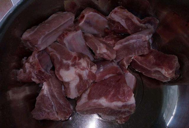 糖醋汁的家常做法简单好吃，不管煮哪种糖醋菜肴