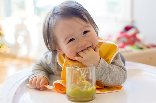 6-12个月宝宝辅食食谱表，婴儿6个月辅食食谱图（6-12个月宝宝辅食表）
