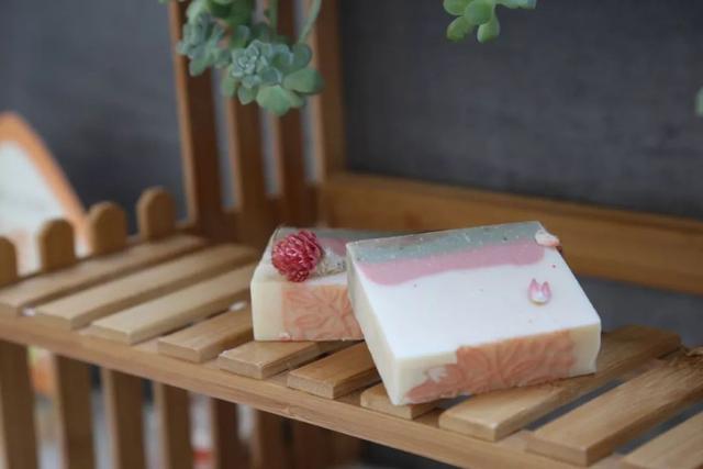 花样肥皂小制作方法，怎么做小肥皂（这些孩子的手工皂太精致了）