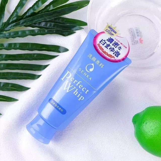 皂基洗面奶和氨基酸洗面奶区别，氨基酸和皂基洗面奶如何区分（哪些洗面奶不好用）