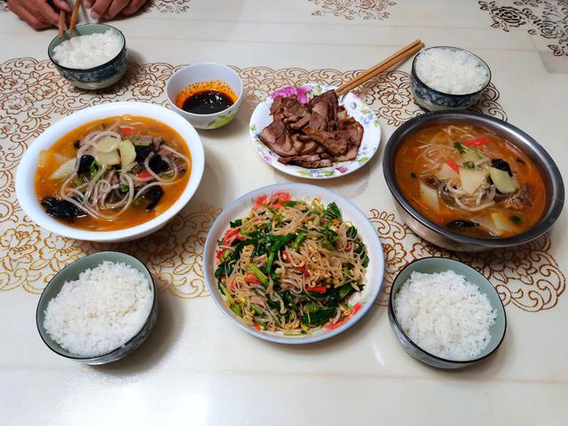 鲜烩三丝怎么做，烩三鲜怎样做（连喝了三碗牛肉汤才收手）