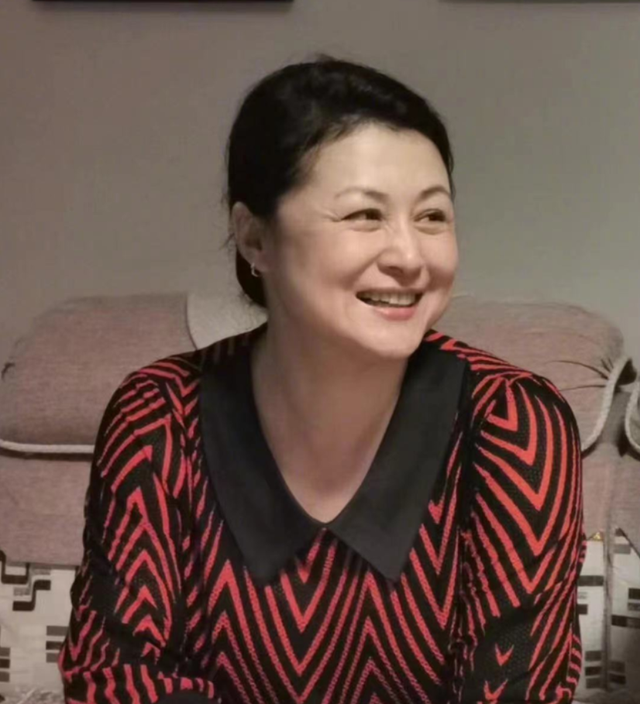 于月仙车祸原因，谢大脚于月仙车祸原因（座驾凌晨与骆驼相撞）