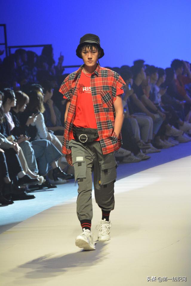 a21是以纯吗，a21 以纯（以纯线上品牌A21登陆春季广东时装周）