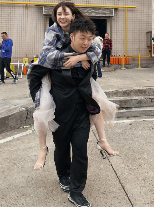 但是对于杜海涛来讲可能也逐渐的没有那么喜欢沈梦辰了.