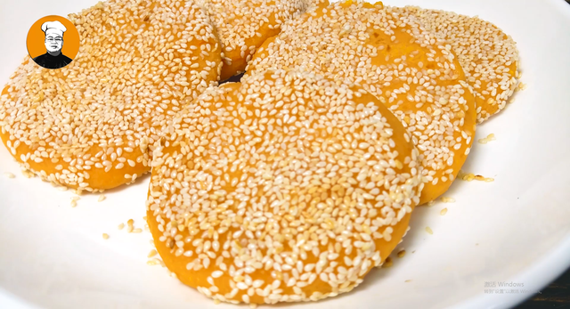 教你怎么样做红薯饼，红薯饼这样做真好吃