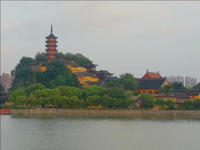 水漫金山的故事发生在哪里，水漫金山的故事发生在浙江的什么地方（白蛇传《水漫金山》的故事发生地）