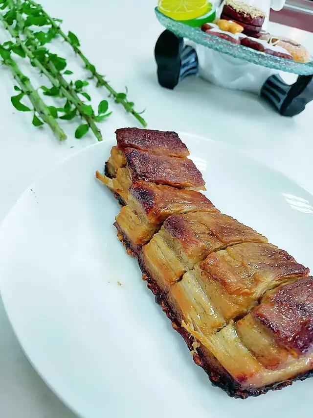 烤箱烤猪肉，家庭烤箱版——脆皮五花肉