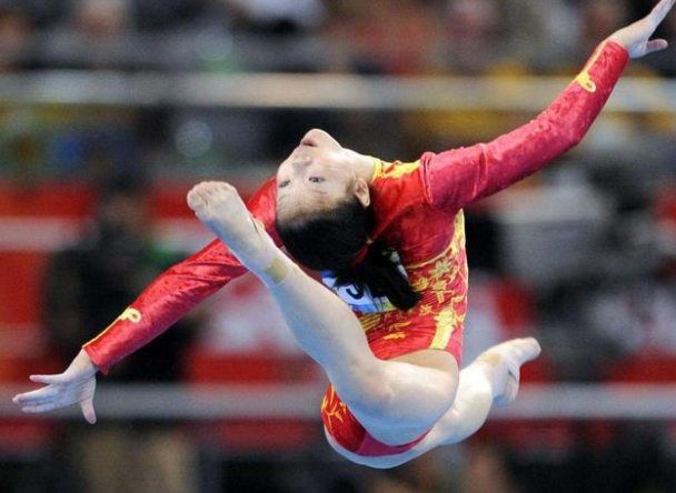 程菲跳为什么没人使用程菲跳有多难被传发福的体操队长程菲去哪了