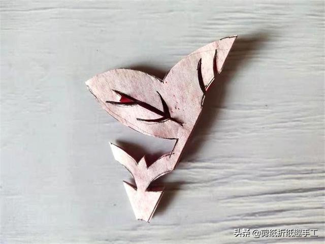 剪纸教程---三角花，三角花朵剪纸（分享两种团花的剪纸方法）