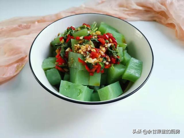 黄瓜汁怎么榨好喝，黄瓜苹果汁怎么做（​黄瓜汁榨了别直接喝）