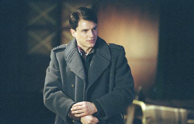 火炬木小组下载，英国最甜情侣是他俩（火炬木小组第一季在线下载）