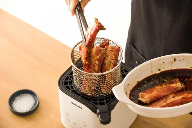 空气炸锅好还是烤箱好，烤箱好还是空气炸锅好（先看过来人的感受：家有烤箱）