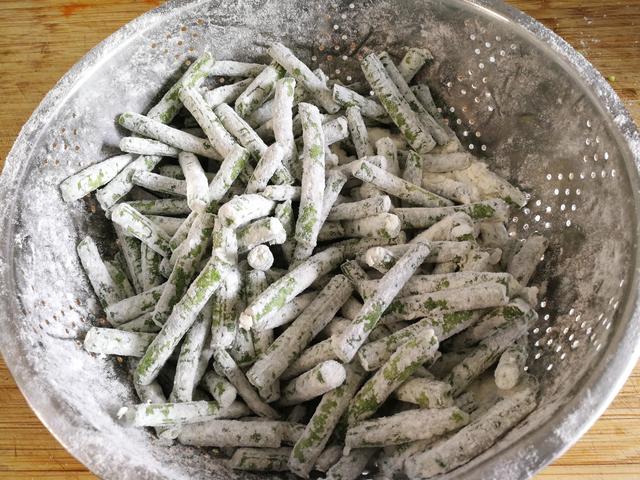 素炒豆角怎么炒好吃，豆角怎么炒着好吃（素炒的豆角比肉解馋）