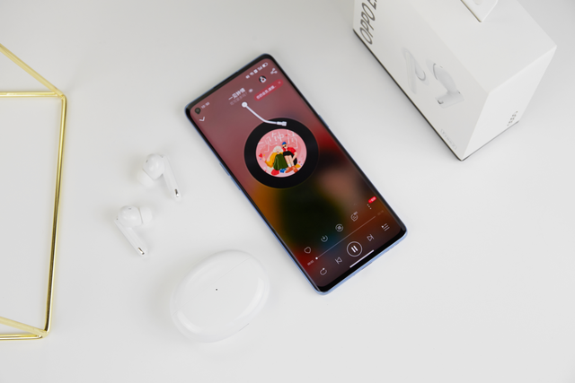 plu小东，PLU小东去哪了（入门级TWS耳机横评——两款热门国产之作）