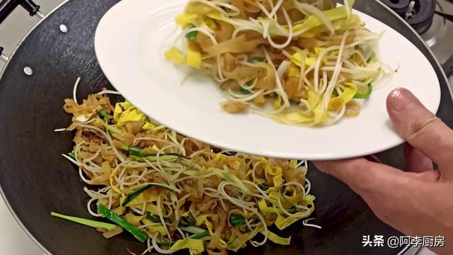 泡干米粉的正确方法，怎么做出好吃的干米粉（河粉干怎么炒干炒河粉）