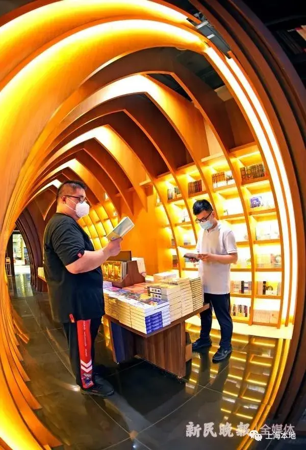 外滩在上海哪个区，上海的外滩属于哪个区（明天外滩步行街开街110个摊位）