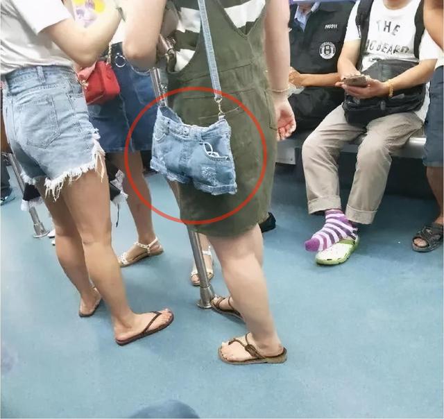 梦见自己穿裙子，梦见自己穿裙子是怎么回事（老婆第一次穿裙子坐公交吓得身后的小哥连连后退）