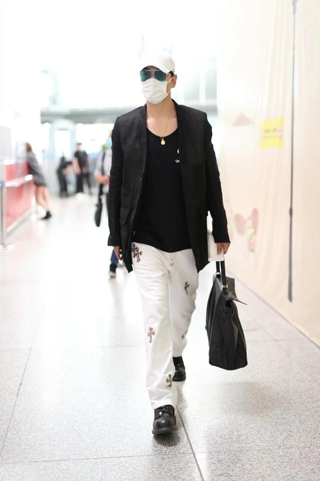 张亮身高体重，张亮真实身高体重（188cm大长腿更抢镜）