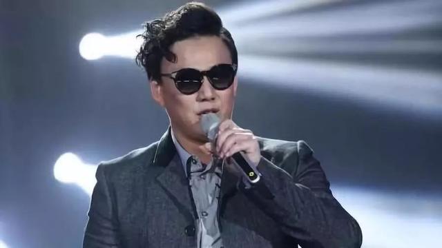 冬天里的一把火歌词，可可托海的牧羊人歌词（原唱无可替代PK翻唱超越经典）