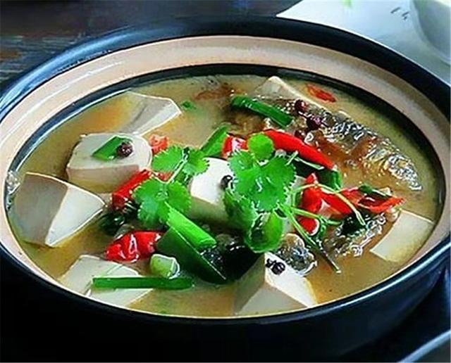 鲫鱼汤怎么做好吃，鲫鱼汤怎么做好吃视频（鲫鱼汤最好喝的做法）