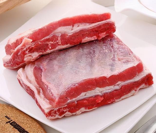 牛里脊是哪个部位，牛肉分割图及各部位名称（老板一看你就是行家）