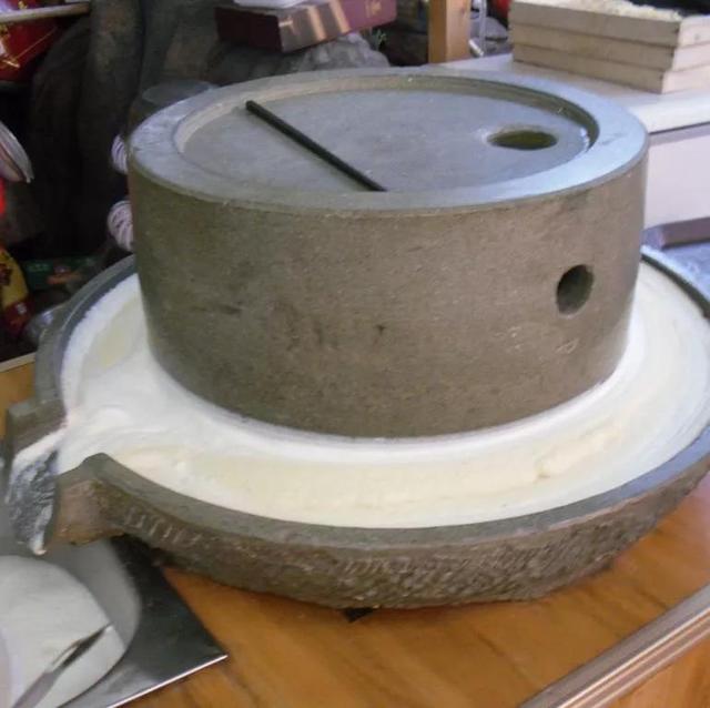 春节的童谣，关于春节的童谣简短是什么（一首《过年的童谣》又在耳边响起）
