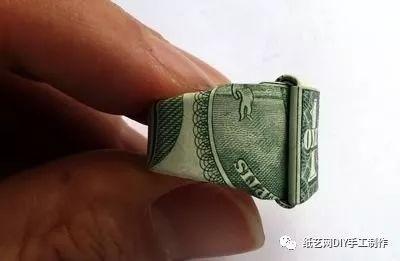 纸戒指的折法图解，如何折一个纸质的玫瑰戒指（谁会不心动<附教程>）