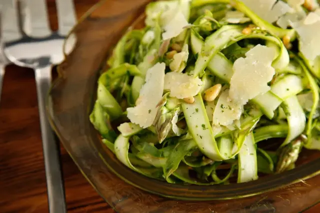 steam是什么软件，steam软件下载手机版（4月的芦笋“天生丽质”）