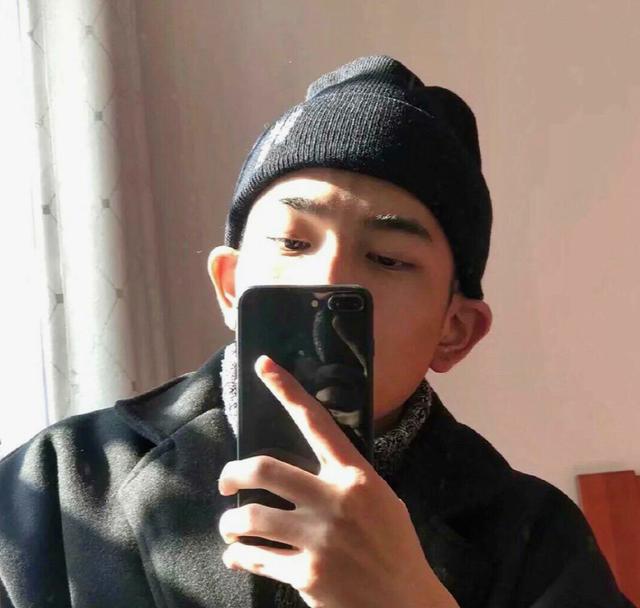 【优质/男】左灯右行，微信头像，【优质/男】左灯右行（我爱你有种左灯右行的冲突）