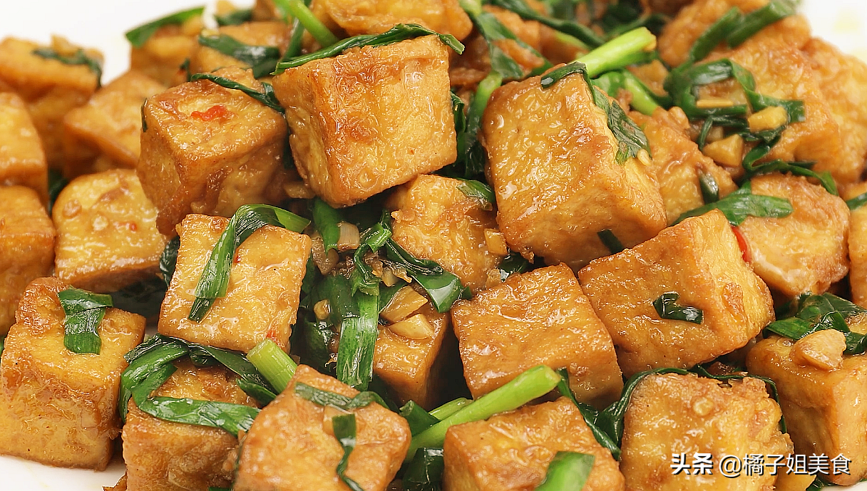 【韭菜炒鸡蛋豆腐】做法步骤图 口感绝佳 全家人都爱-起舞食谱网