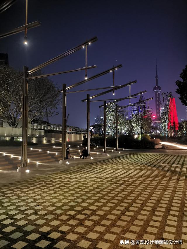 上海外滩夜景图片，外滩夜景美丽迷人让人流连忘返（上海市外滩夜景）