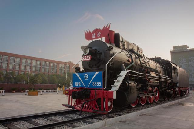 辽宁铁路轨道交通职业学院，2021辽宁轨道交通职业学院地址在哪里（毕业生直通“铁”饭碗）