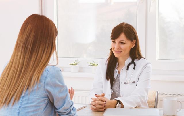 轻度痤疮一天一粒异维a酸，轻度痤疮一天一粒异维a酸会好吗（治疗痤疮时用维A酸类药物）