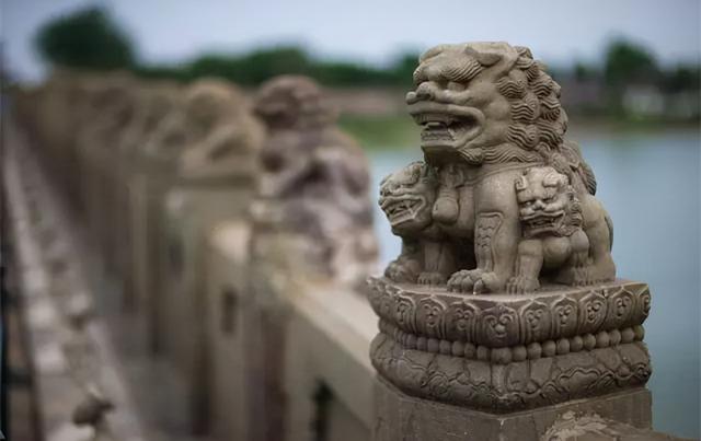 赵州桥是谁设计的，赵州桥是谁设计的有什么特点（历经1300年沧桑）