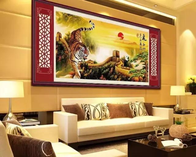 一江春水向东流指什么生肖，曲曲动听鸟不惊是什么生肖（家里字画挂什么，怎么挂）