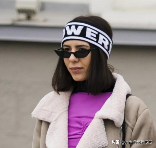 发带怎么带不会掉，发带怎么带才不会掉（这个春天学会用“发带”凹造型）