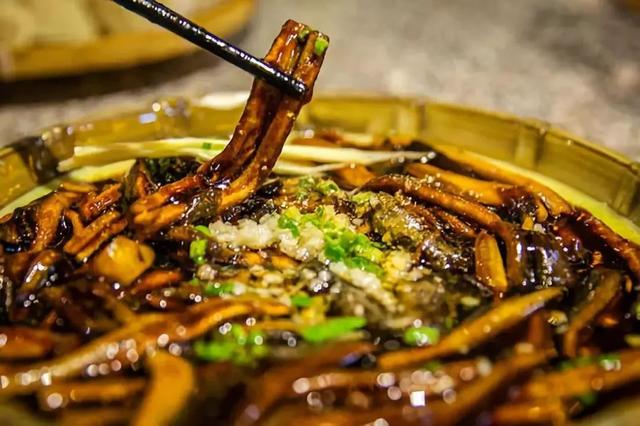 苏州特色美食排行榜前十名，苏州小吃排行榜前十名（盘点人间天堂苏州的各种美味佳肴）