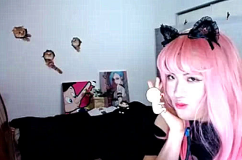 乖乖站好什么梗，乖乖站好什么意思（姿态迷之操作笑翻观众）