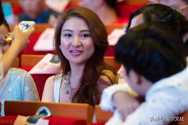 郭美美干爹事件，郭美美干爹是谁（郭美美是如何靠一己之力抹黑红会）