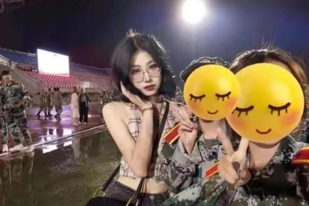 大学生学校允许纹身吗（贵州一高校新生军训）