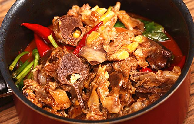 羊蝎子是羊的什么部位，羊蝎子是什么（羊蝎子是羊的哪个部位图片）