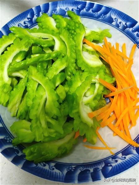 凉拌炒鸡蛋什么意思，是不是凉拌炒鸡蛋（夏季里的必吃菜）