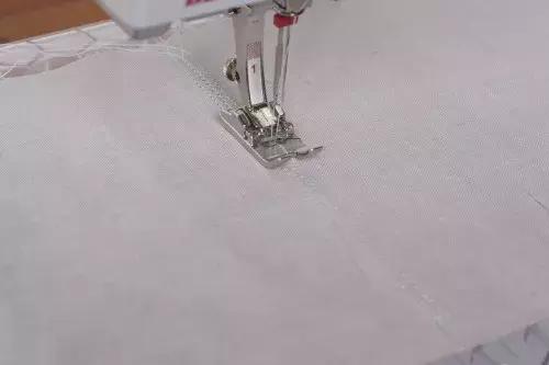 如何缝衣服看不出针脚，衣服怎么缝针看不出来（服装制作中小细节的制作工艺）