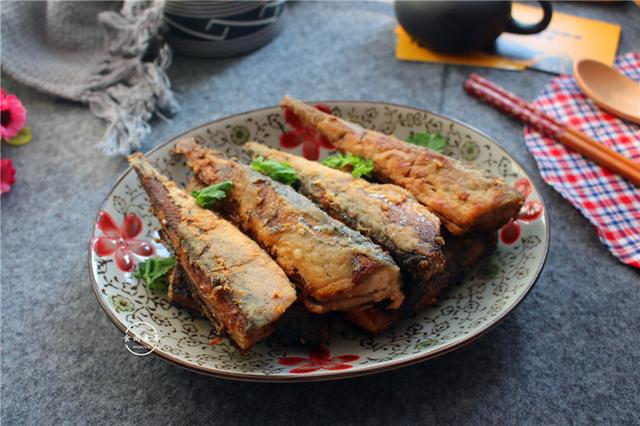 香煎秋刀鱼详细做法，香煎秋刀鱼