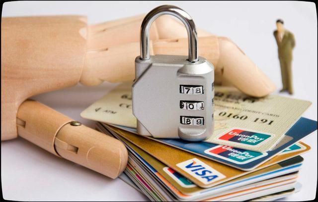 银行止付是什么意思，征信报告上的银行止付是什么意思（信用卡明明有额度却出现“止付”）