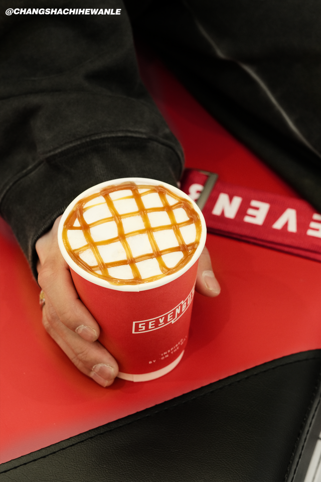 sevenbus奶茶店，seven7香港店（SEVENBUS空降国金街）
